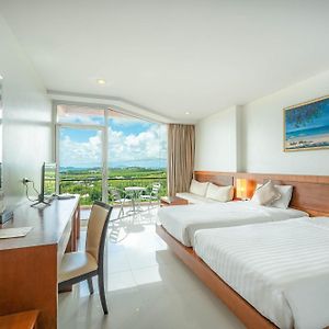 Deluxe Double or Twin Room Sea View